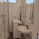 Апартаменты Kleines In Frankfurt Mit Eigenem Stellplatz In Messenaehe