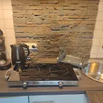 Kleines In Frankfurt Mit Eigenem Stellplatz In Messenaehe * Франкфурт-на-Майне