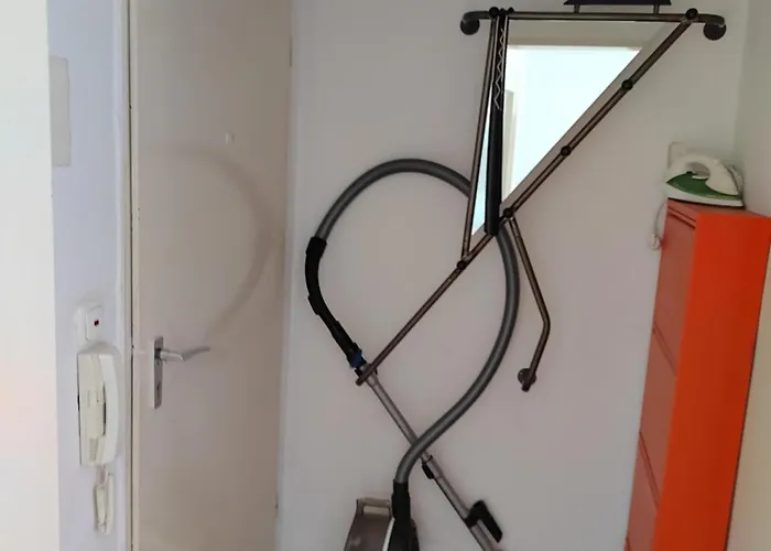 Apartment Kleines In Frankfurt Mit Eigenem Stellplatz In Messenaehe Frankfurt am Main