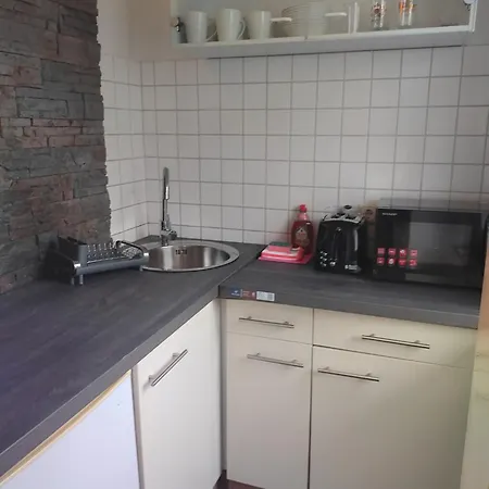 Apartment Kleines In Frankfurt Mit Eigenem Stellplatz In Messenaehe *