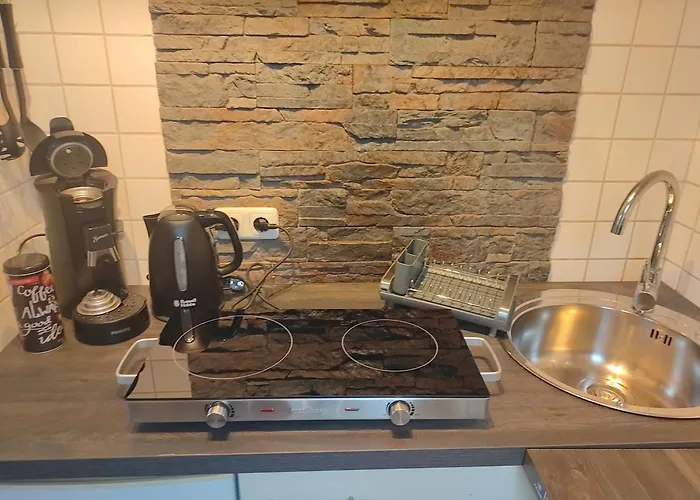 Kleines In Frankfurt Mit Eigenem Stellplatz In Messenaehe * Frankfurt am Main