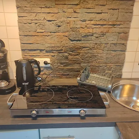 Kleines In Frankfurt Mit Eigenem Stellplatz In Messenaehe * Frankfurt am Main