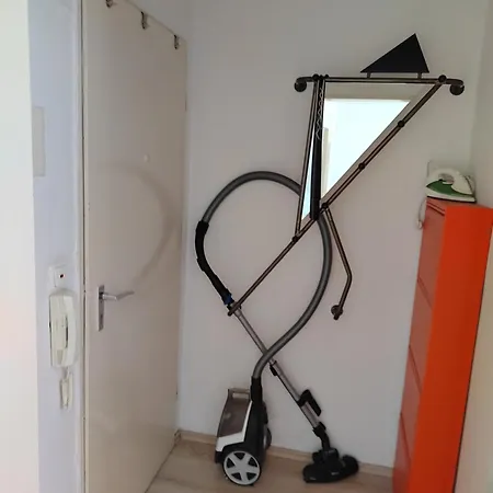 Apartamento Kleines In Frankfurt Mit Eigenem Stellplatz In Messenaehe Frankfurt am Main